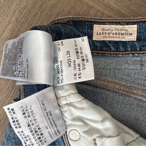 Levi’s 501 blue jeans